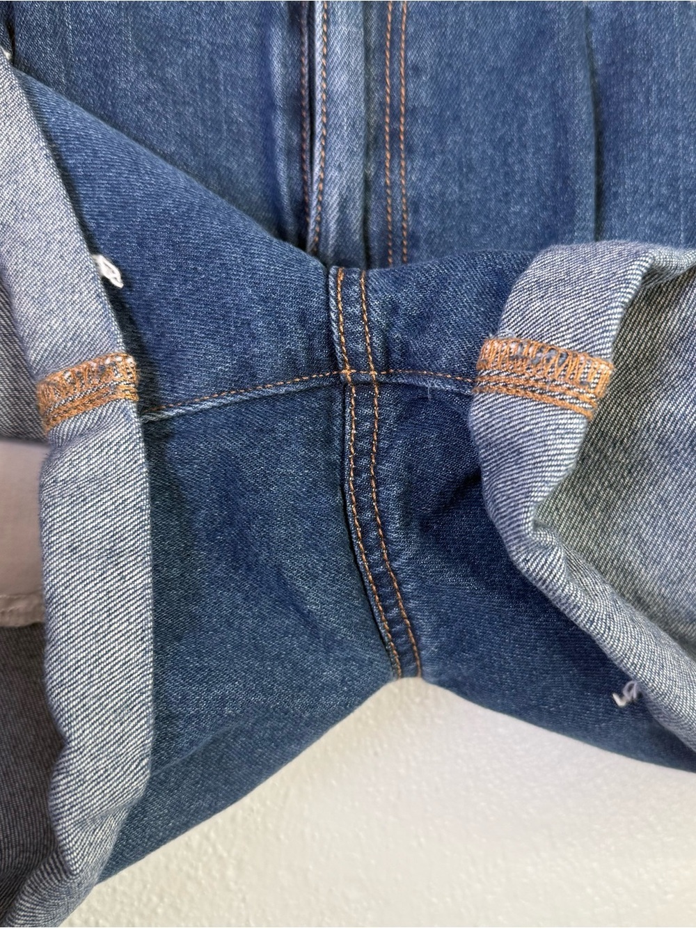 American Eagle Mom Shorts, Classic Dark Blue Denim with Rolled Hem Size 10 Boho - Picture 6 of 15